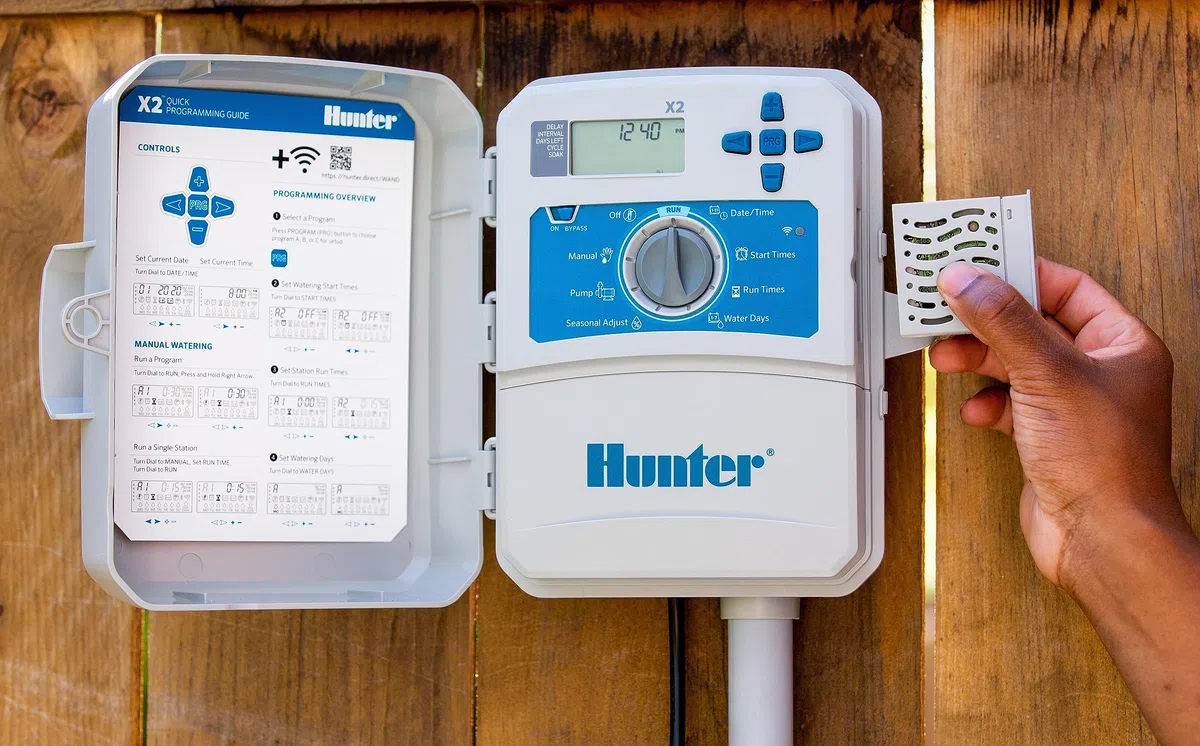 Hunter Hydrawise X2-400 - Controlador Hydrawise de 4 estaciones incluido con módulo WiFi Wand X2 4 zonas para exteriores o interiores, temporizador de riego X2400