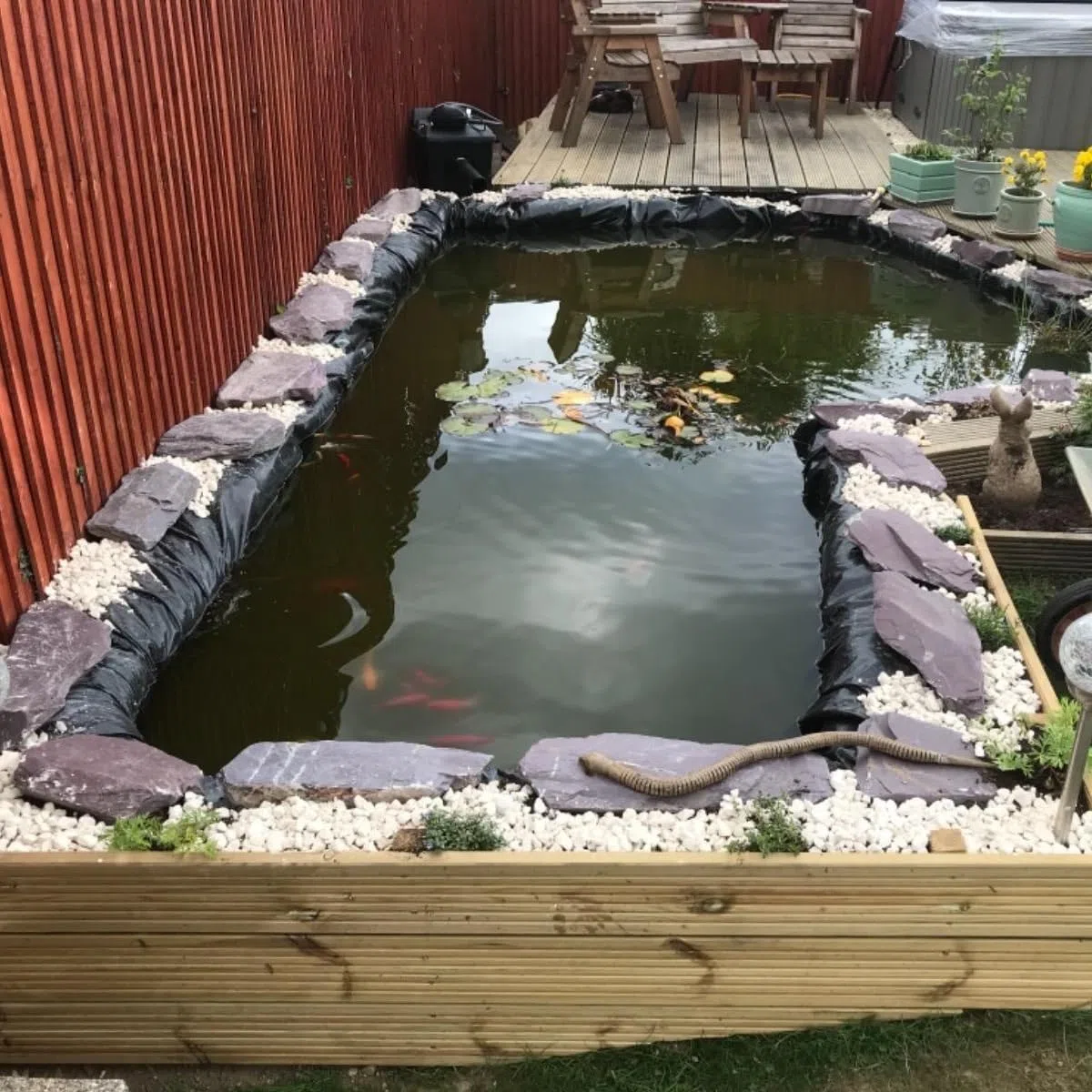 Este Revestimiento Impermeable de Alta Resistencia para estanques de koi de 10x10 m es Ideal para Fuentes, paisajismo, estanques de Peces y Elementos acuáticos de jardín.